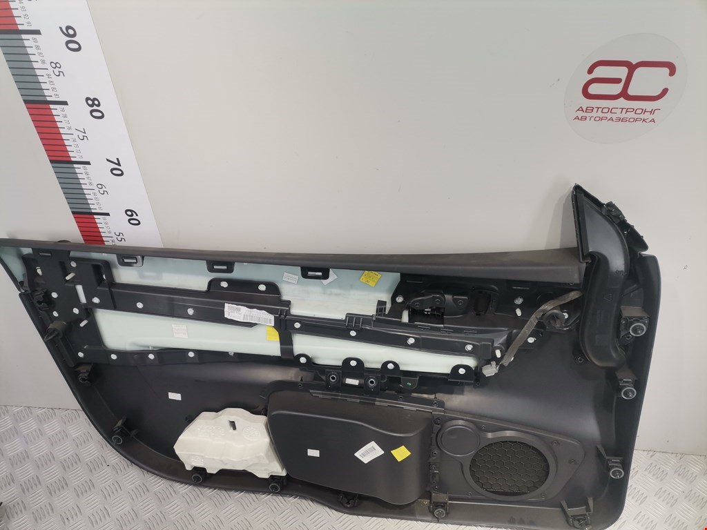 Обшивка двери передняя правая VOLVO C30 2006-2013