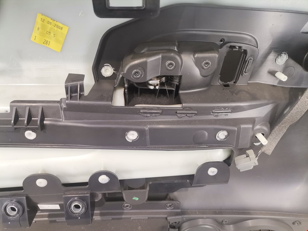 Обшивка двери передняя правая VOLVO C30 2006-2013