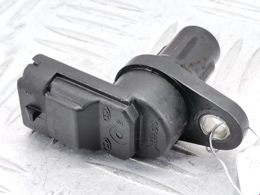 Датчик положения распредвала KIA Carens 2006-2012