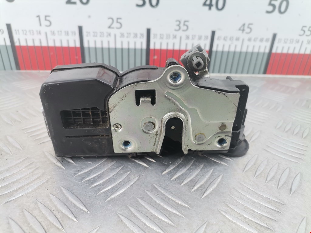 Замок двери задней правой CHEVROLET Captiva 2006-2010