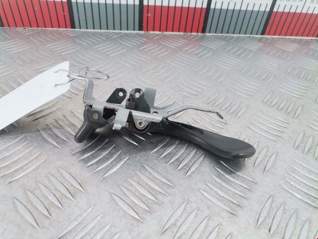 Ручка дверная передняя внутренняя левая MITSUBISHI Pajero Sport 1998-2008