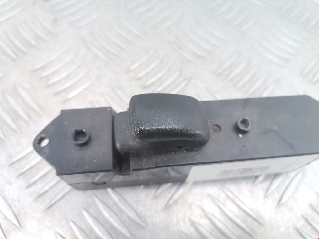 Кнопка стеклоподъемника MITSUBISHI Pajero Sport 1998-2008