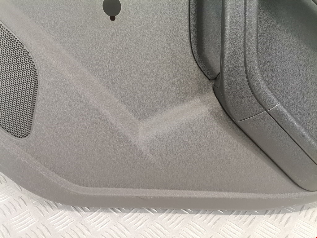 Обшивка двери задняя правая FORD Focus II 2005-2011