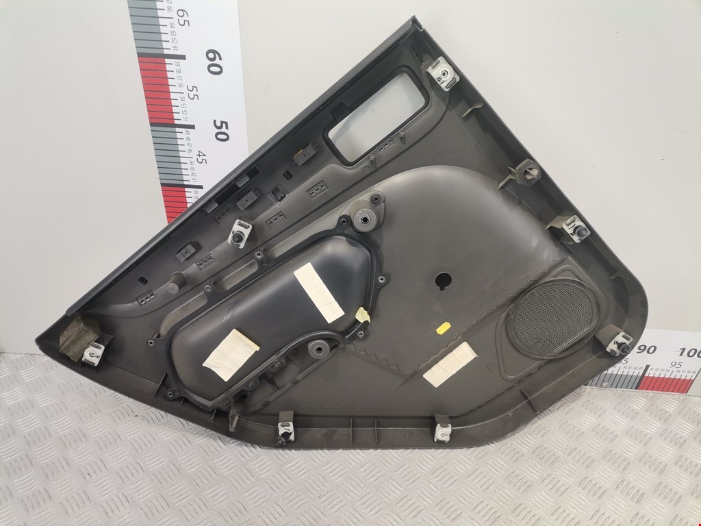 Обшивка двери задняя правая FORD Focus II 2005-2011