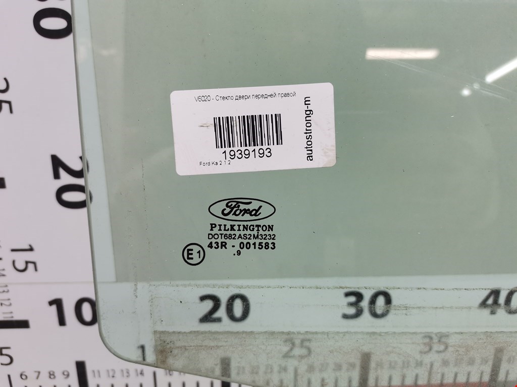 Стекло двери переднее правое FORD KA 2009-2016