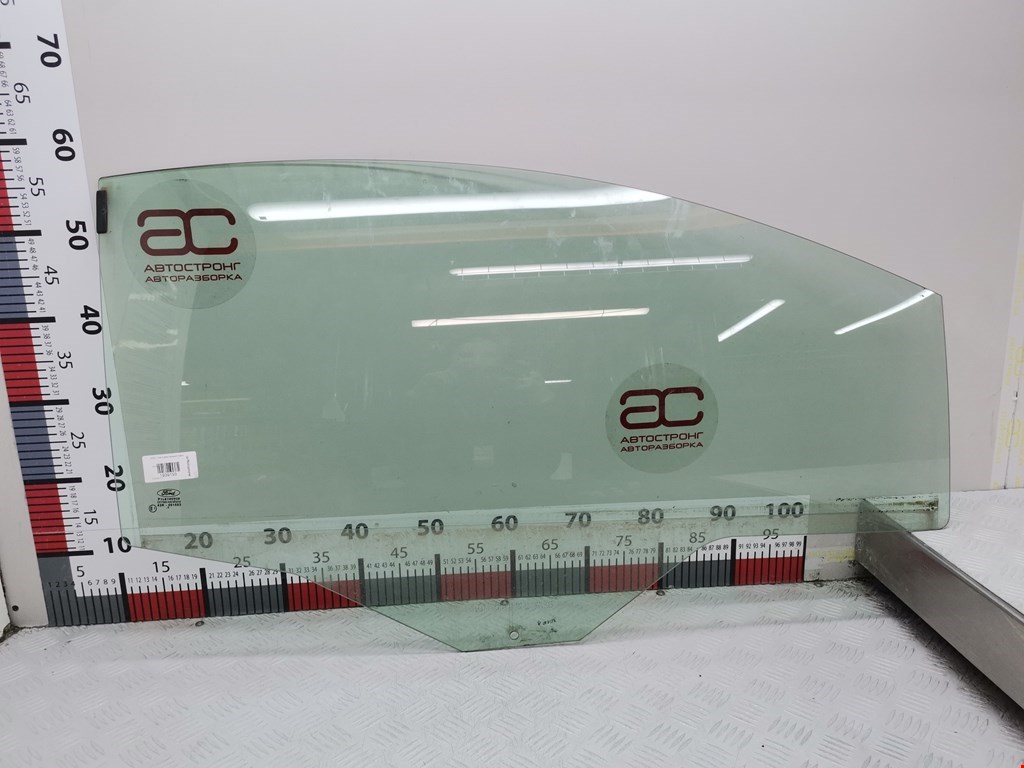 Стекло двери переднее правое FORD KA 2009-2016