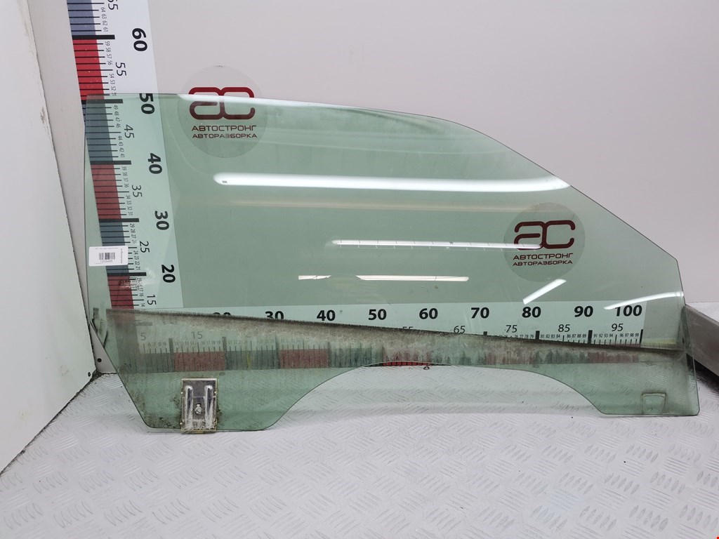 Стекло двери переднее правое AUDI A4 B6 2001-2005