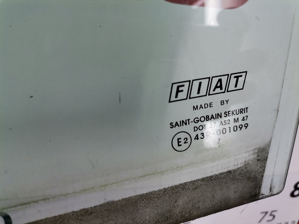 Стекло двери заднее левое FIAT Bravo 2007-2014