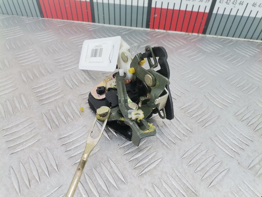 Замок двери задней правой KIA Magentis 2000-2006