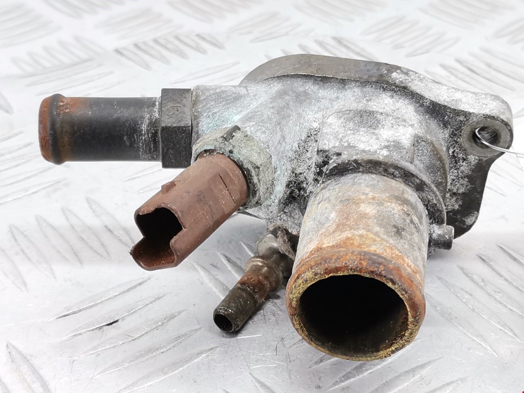 Корпус термостата FIAT Grande Punto 2005-2009