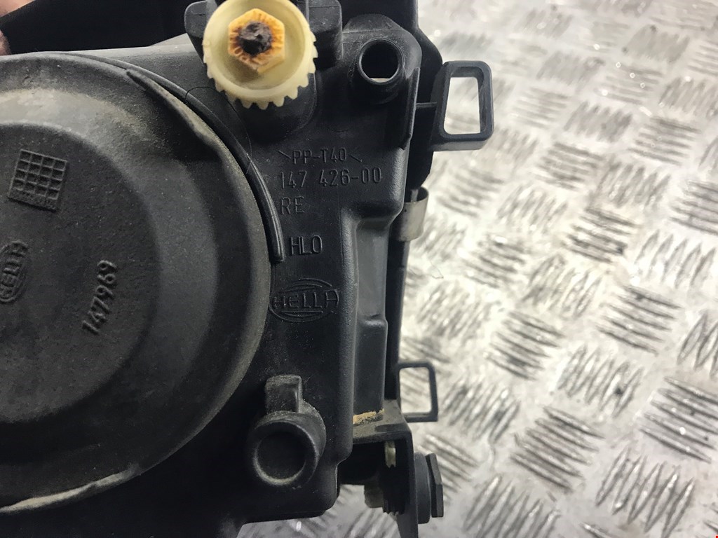 Фара правая VOLKSWAGEN Passat B5 1997-2005