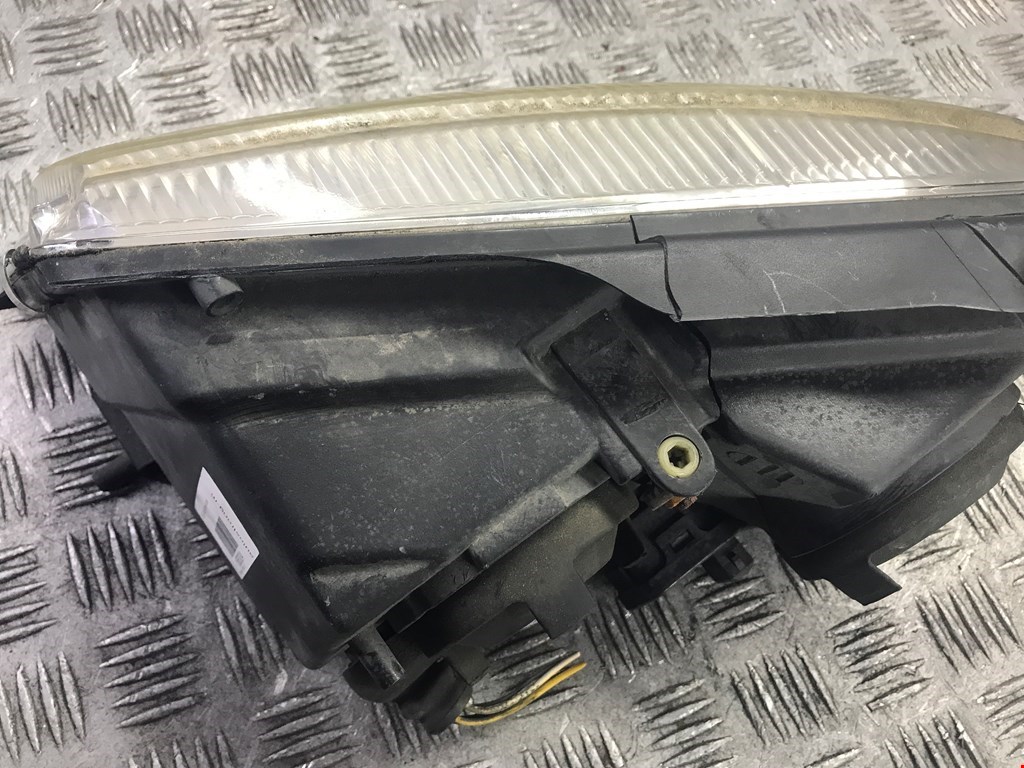 Фара правая VOLKSWAGEN Passat B5 1997-2005