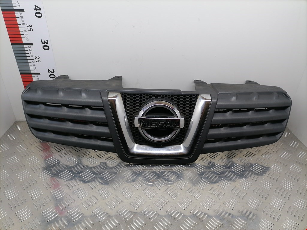 Решетка радиатора NISSAN Qashqai J10 2006-2013