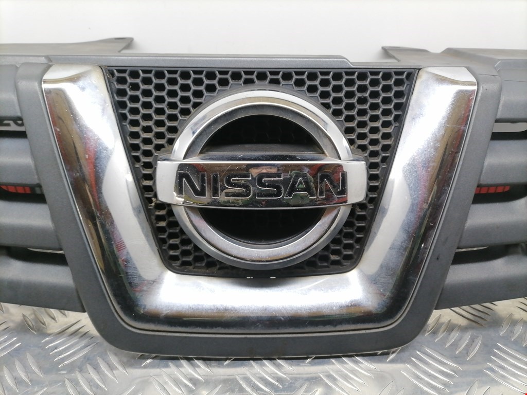 Решетка радиатора NISSAN Qashqai J10 2006-2013
