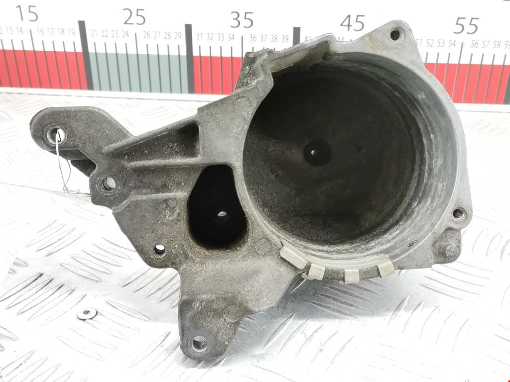 Кронштейн топливного фильтра FORD Fiesta 2008-2012