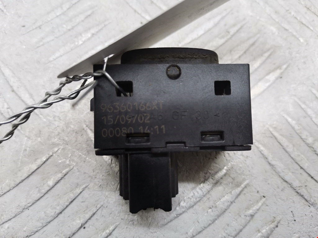 Кнопка стеклоподъемника PEUGEOT 307 2001-2008