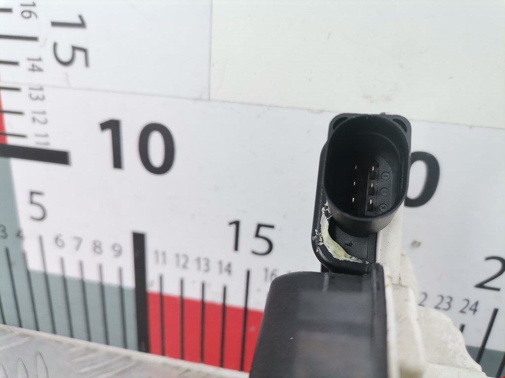 Замок двери задней левой SKODA Fabia MK2 5J 2007-2014