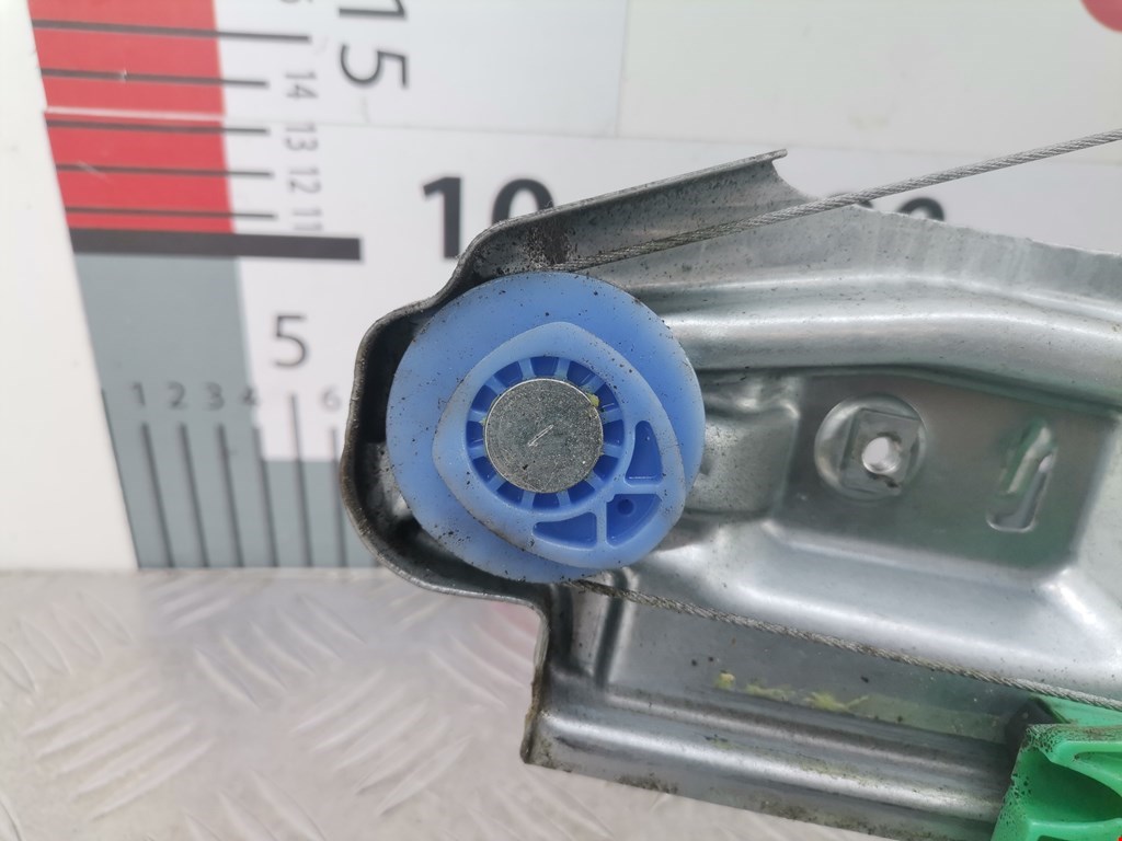 Стеклоподъемник задний левый OPEL Astra J 2009-2017