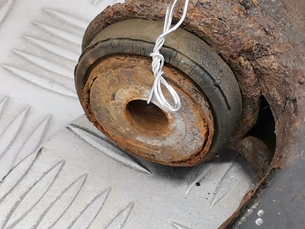 Рычаг передний правый FORD Focus I 1998-2005