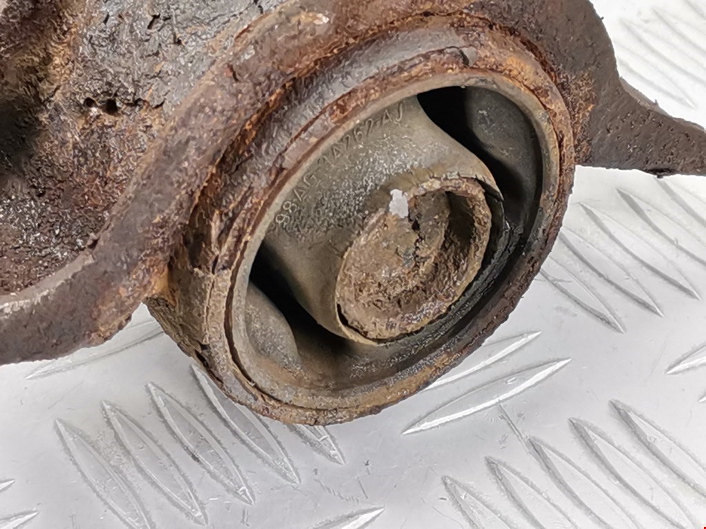 Рычаг передний левый FORD Focus I 1998-2005