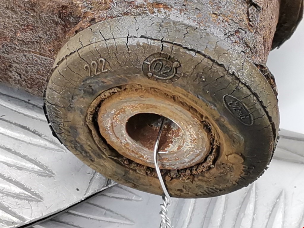 Рычаг передний левый FORD Focus I 1998-2005