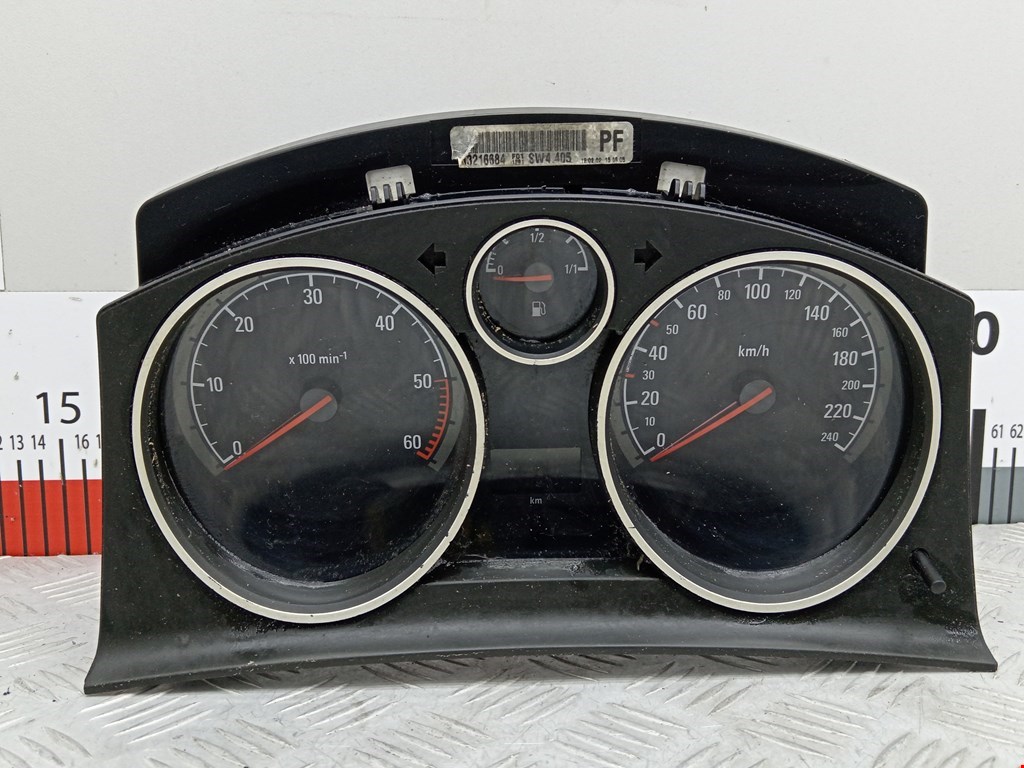 Панель приборов (щиток) OPEL Astra H/Family 2004-2015
