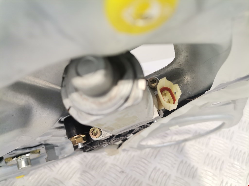 Стеклоподъемник задний левый KIA Sportage II 2004-2010