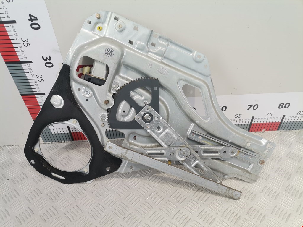 Стеклоподъемник задний левый KIA Sportage II 2004-2010