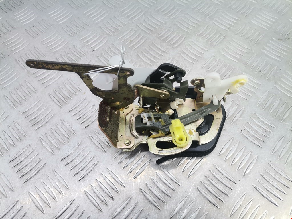 Замок двери задней левой KIA Sportage II 2004-2010