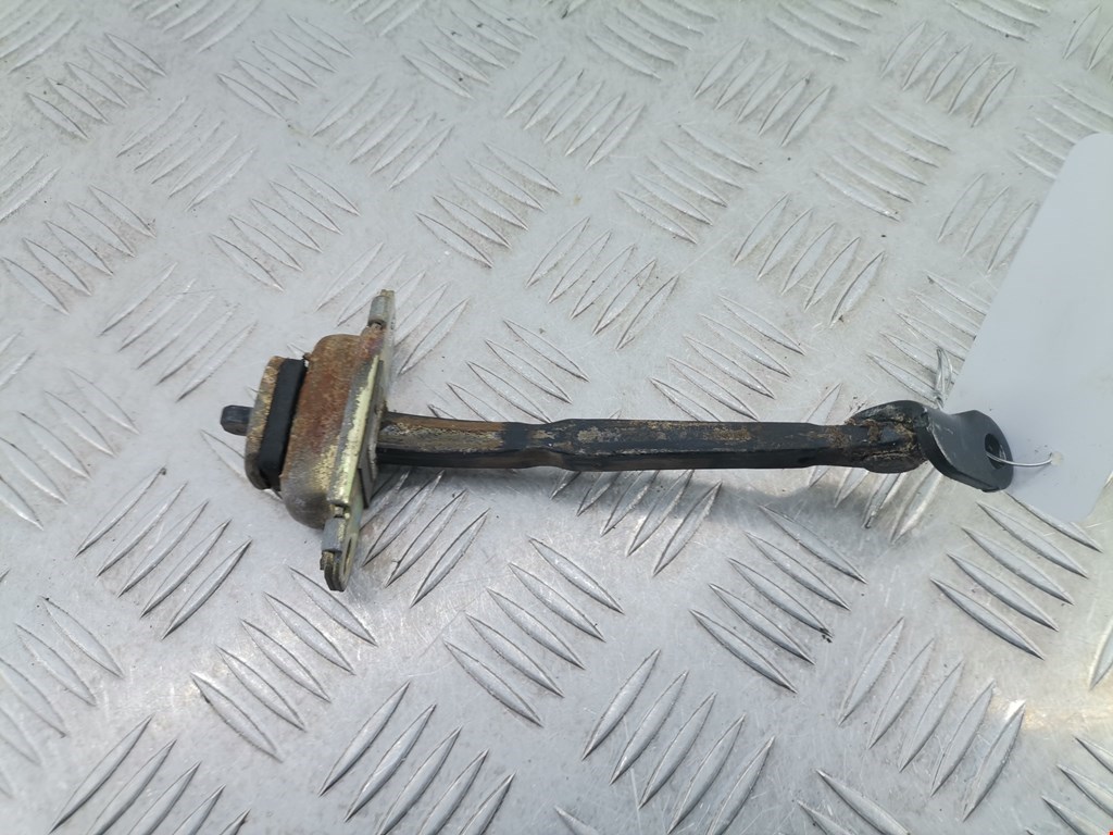 Ограничитель открывания двери KIA Sportage II 2004-2010