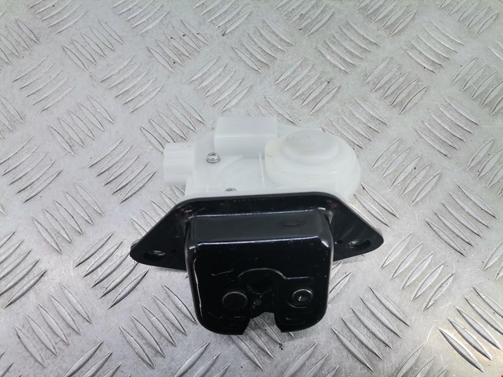 Замок багажника (крышки двери) HONDA Civic 4D 2011-2016