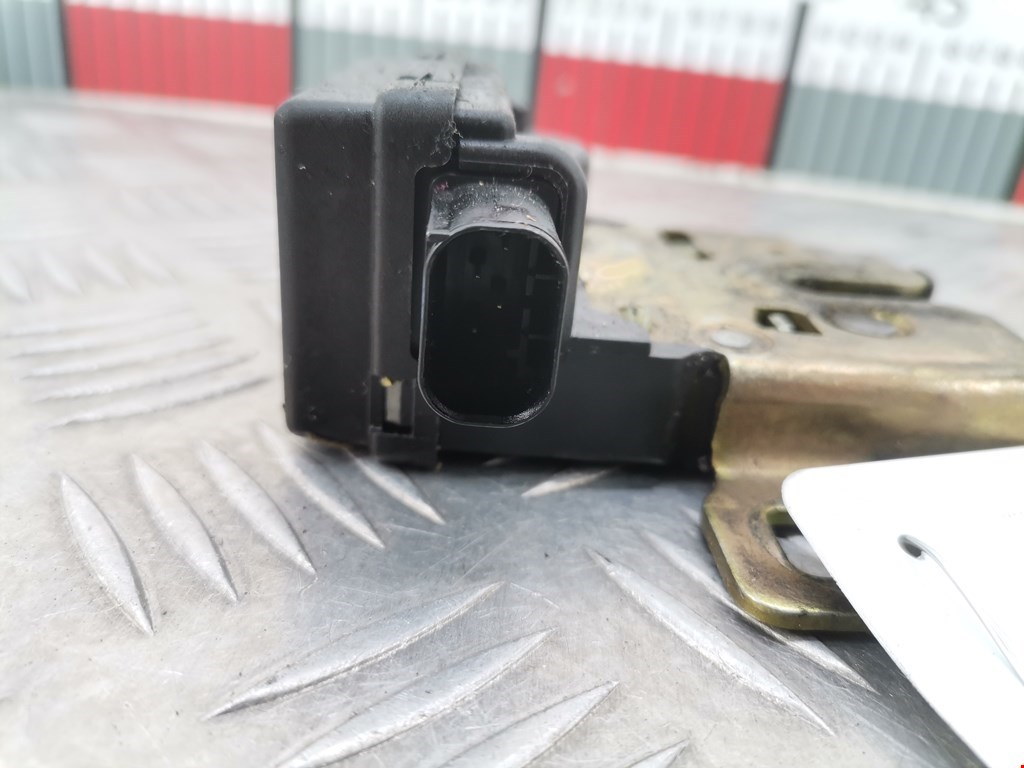 Замок багажника (крышки двери) LAND ROVER Range Rover Sport 2005-2013