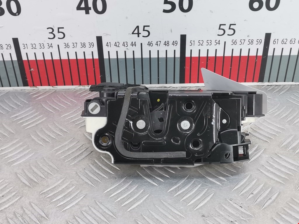 Замок двери задней левой SKODA Rapid 2012-2020