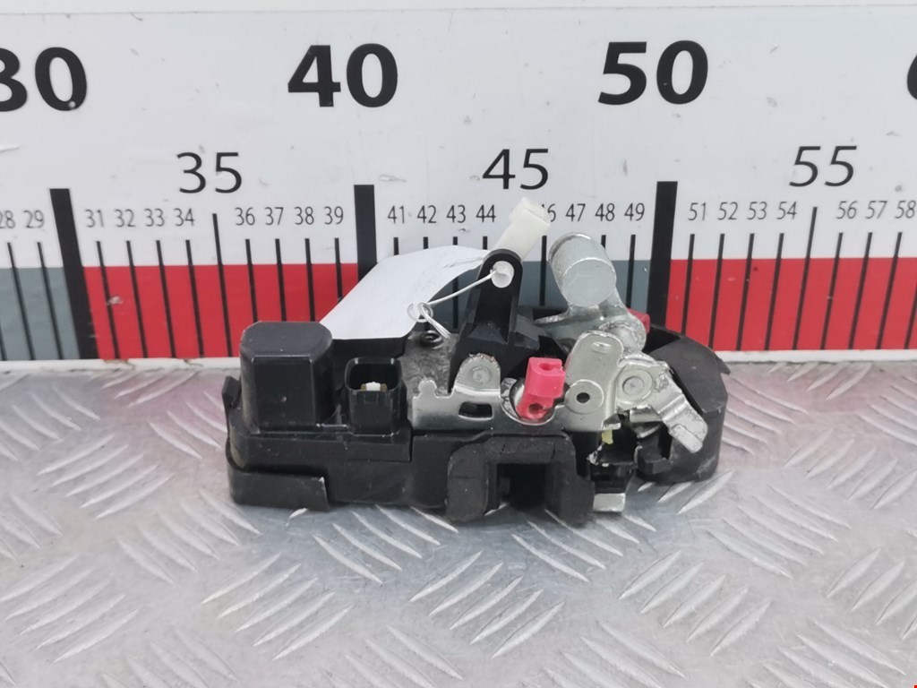 Замок двери передней левой JEEP Grand Cherokee WK 2004-2010