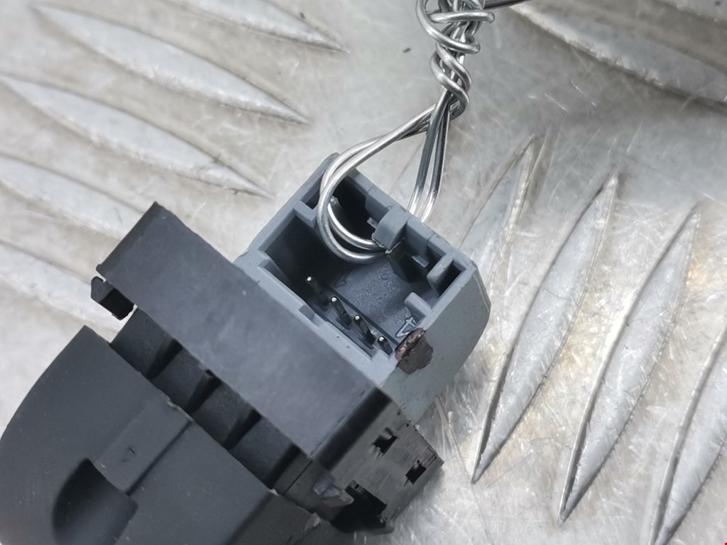 Кнопка стеклоподъемника AUDI A3 8P 2003-2013