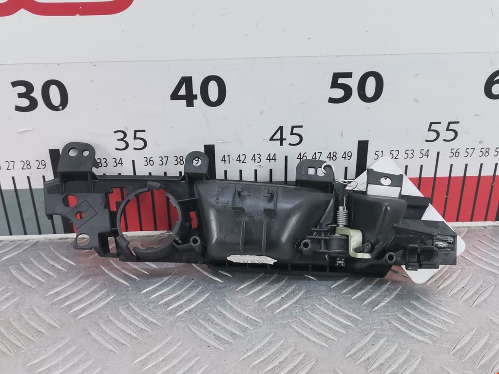 Ручка дверная задняя внутренняя левая AUDI A3 8P 2003-2013