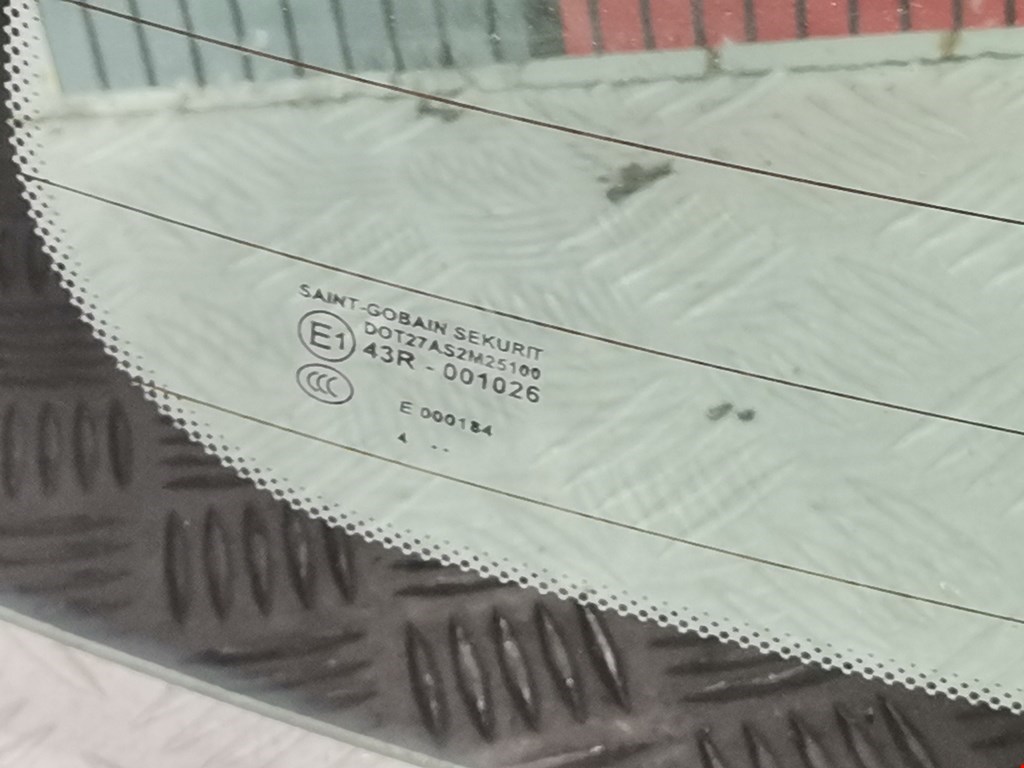 Стекло заднее JAGUAR X-Type 2001-2009