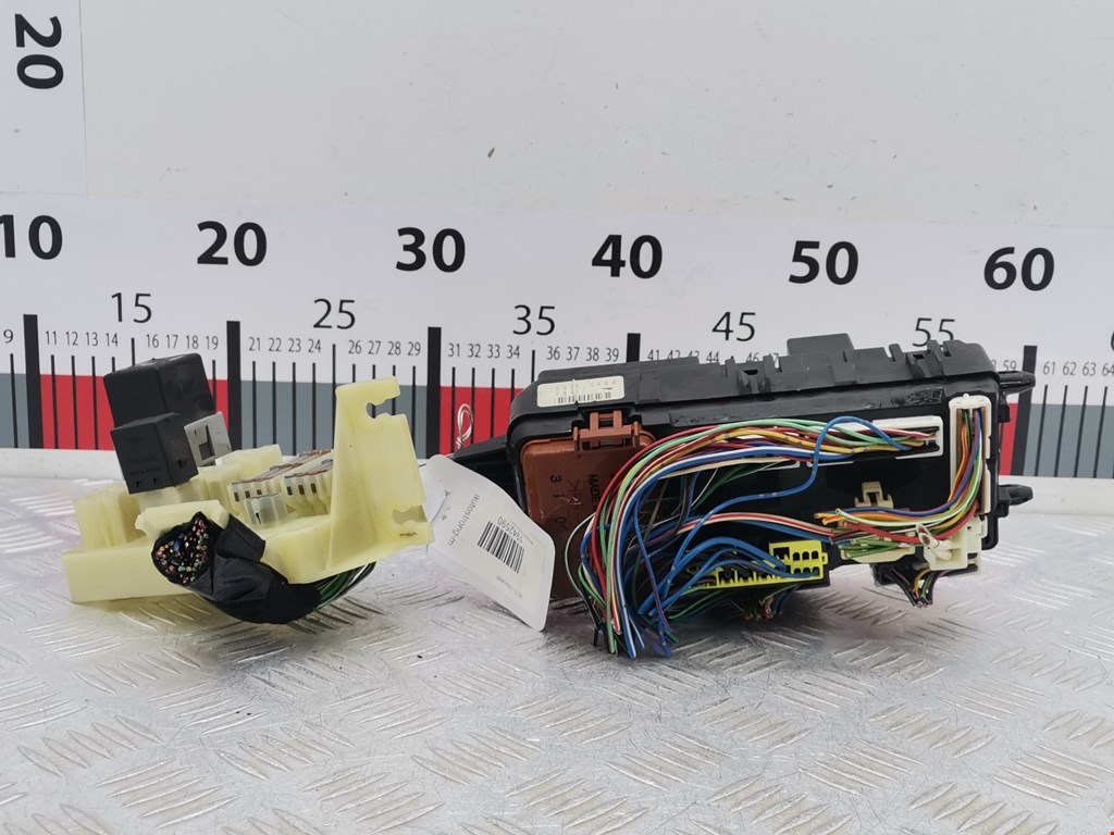 Блок реле MITSUBISHI Space Star 1999-2006