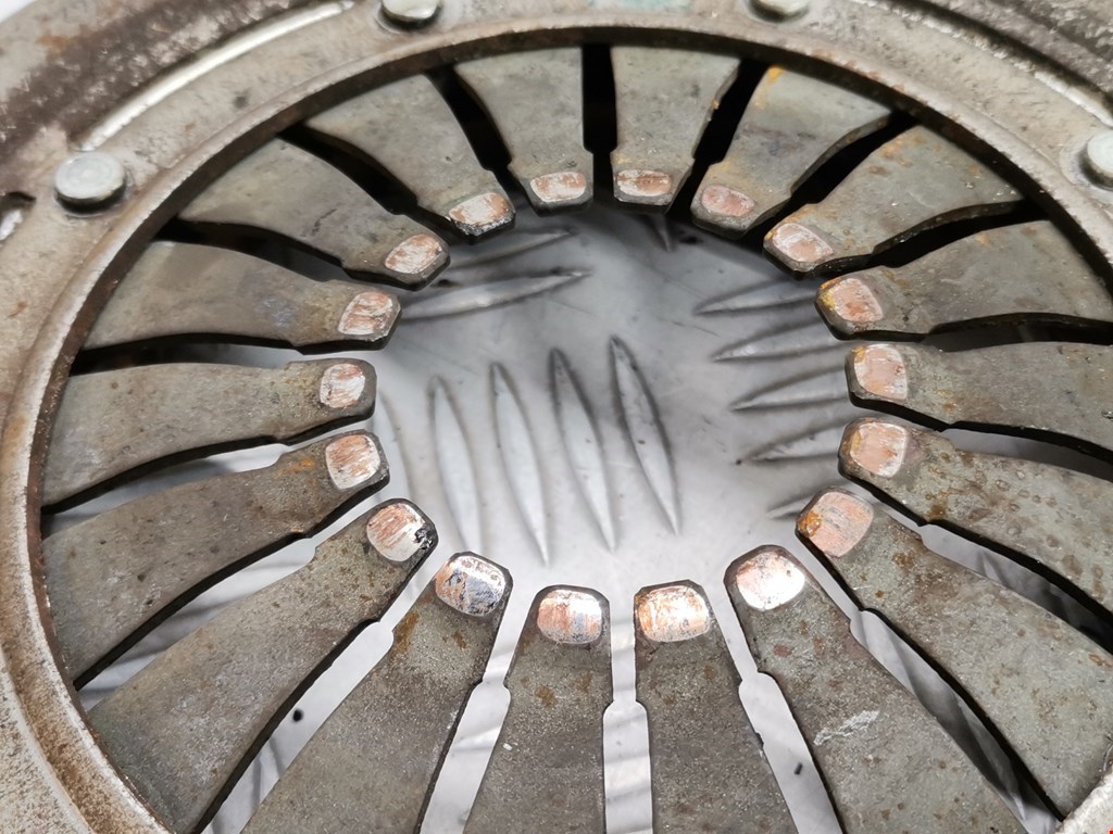 Маховик (демпфер сцепления) OPEL Corsa C 2000-2006