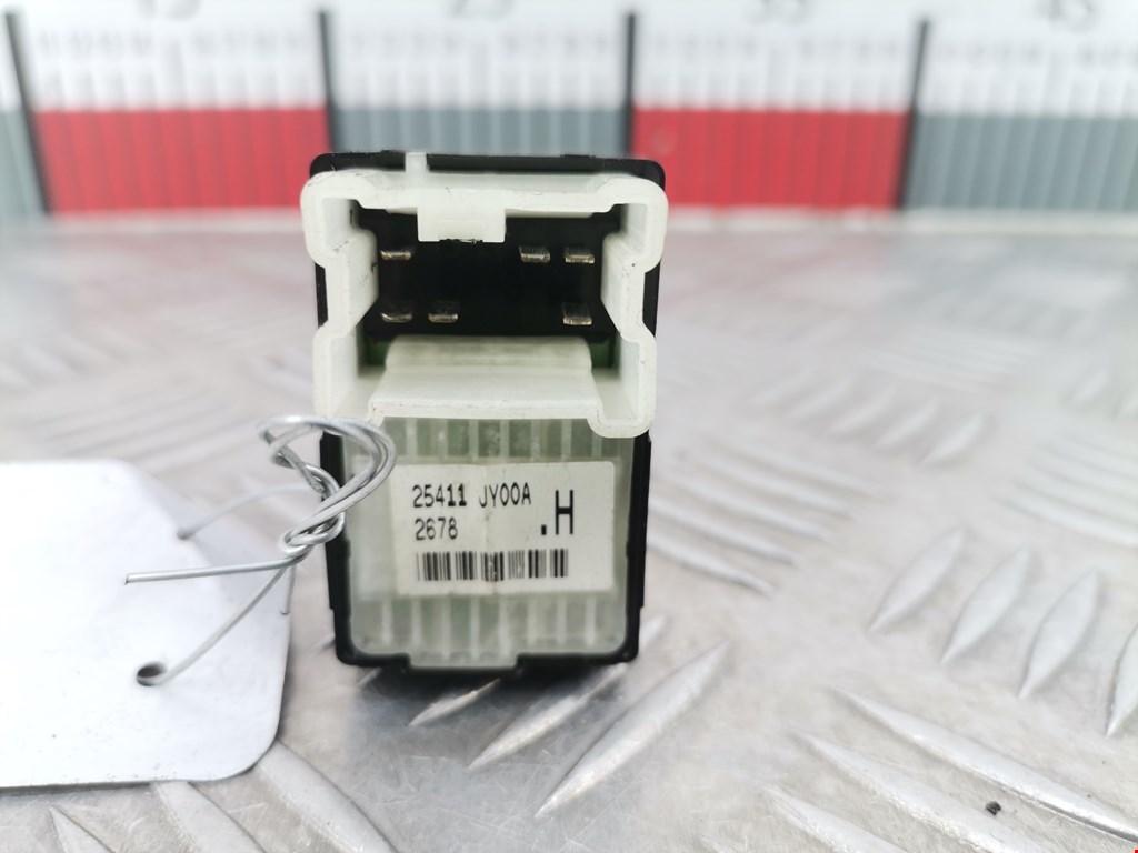 Кнопка стеклоподъемника RENAULT Koleos HY 2008-2016