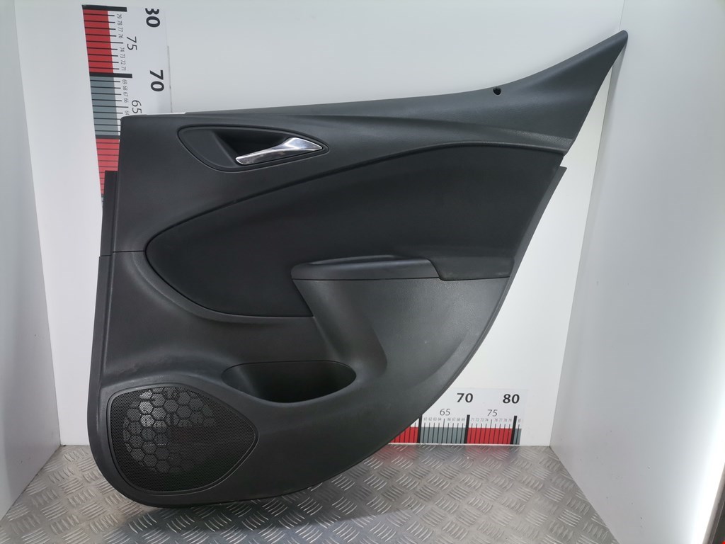 Обшивка двери задняя правая OPEL Astra K 2015-2021