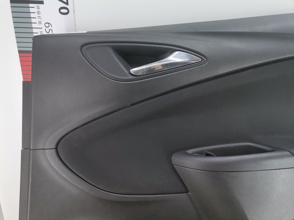 Обшивка двери задняя правая OPEL Astra K 2015-2021