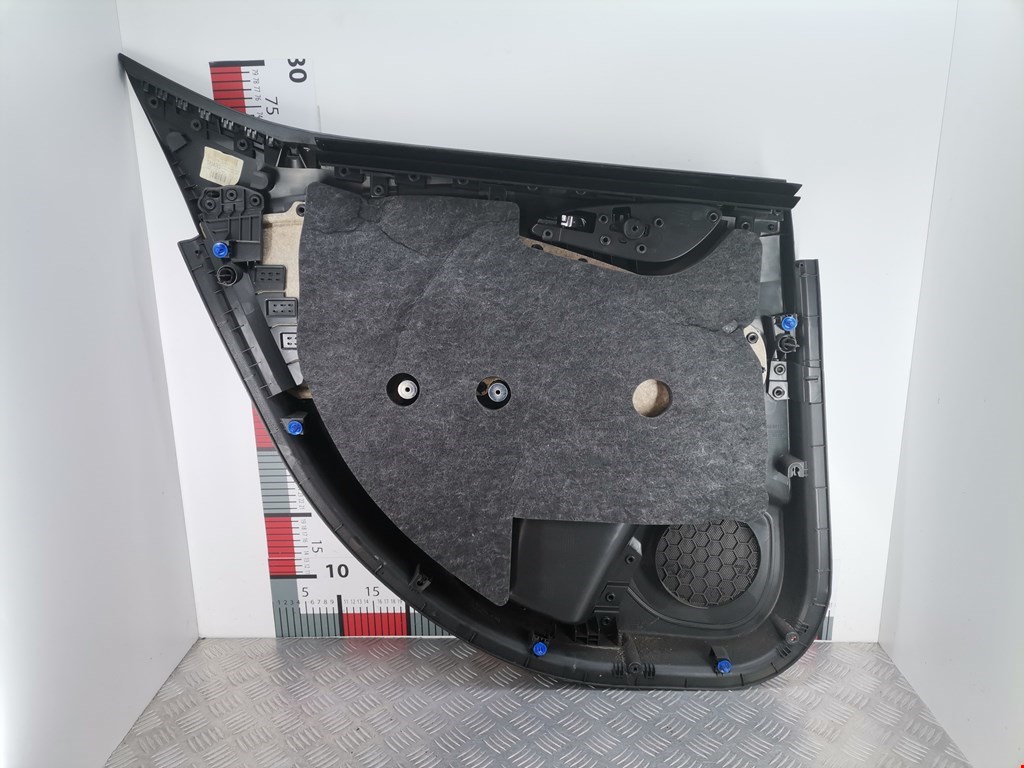 Обшивка двери задняя правая OPEL Astra K 2015-2021