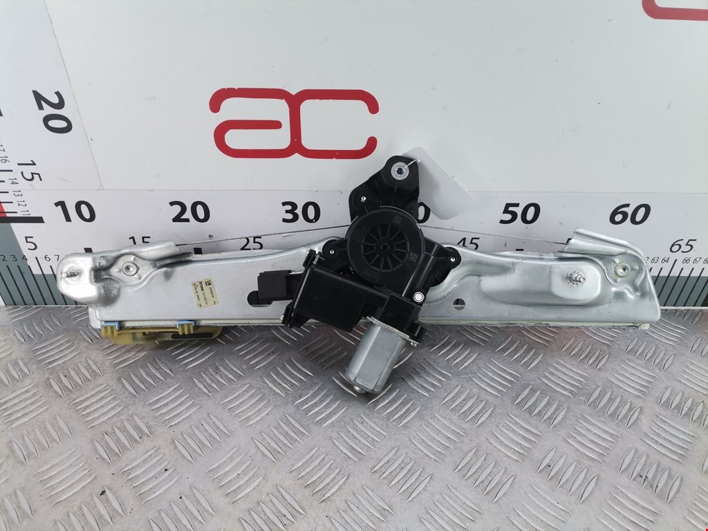 Стеклоподъемник задний правый OPEL Astra K 2015-2021