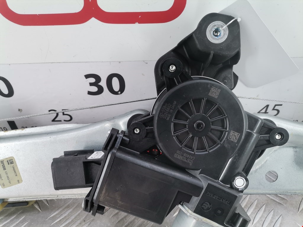 Стеклоподъемник задний правый OPEL Astra K 2015-2021