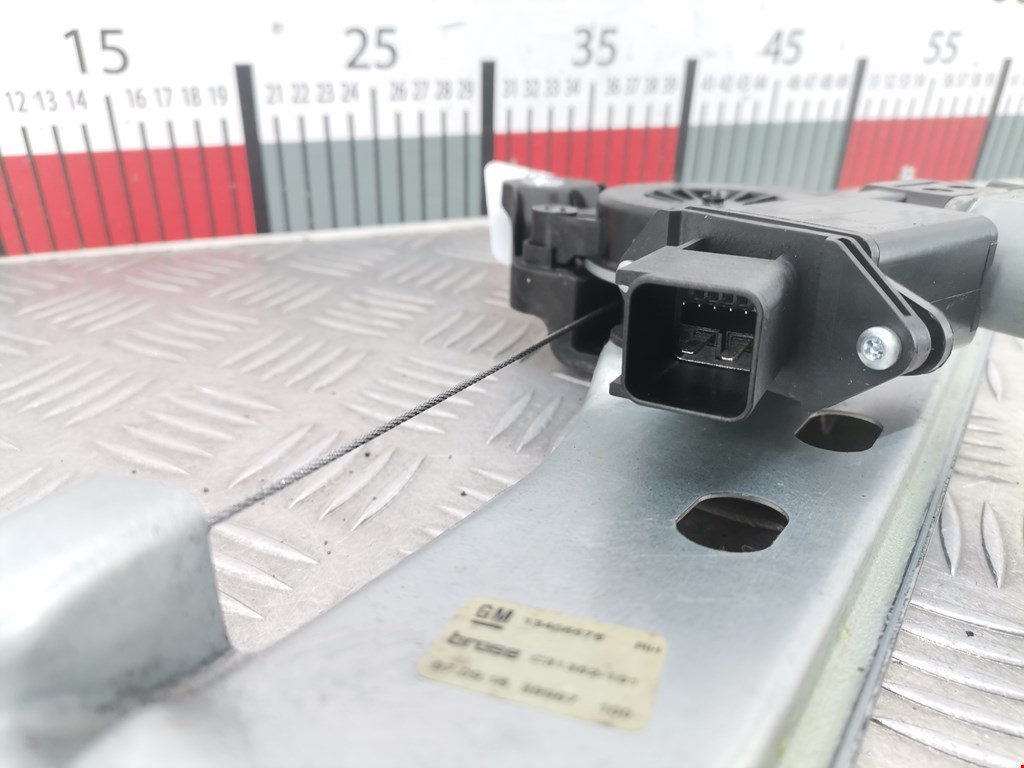 Стеклоподъемник задний правый OPEL Astra K 2015-2021