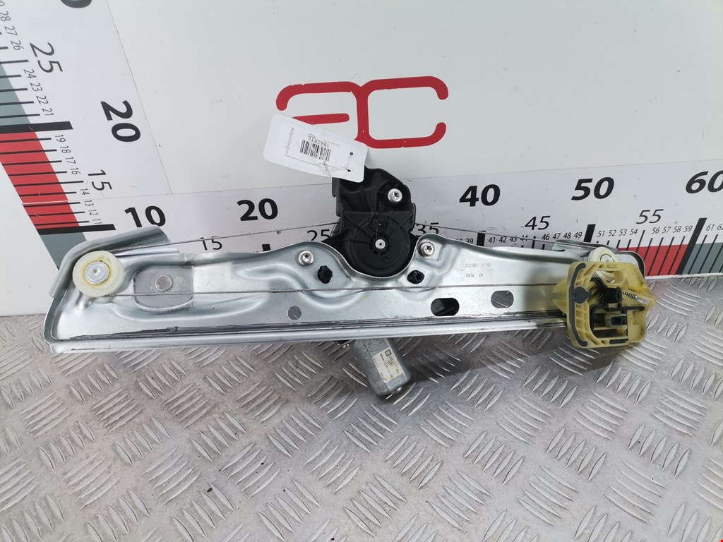 Стеклоподъемник задний правый OPEL Astra K 2015-2021