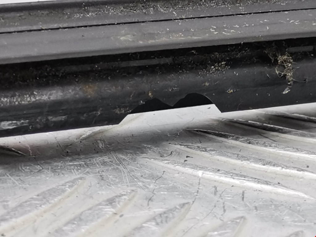 Молдинг лобового стекла AUDI A4 B6 2001-2005