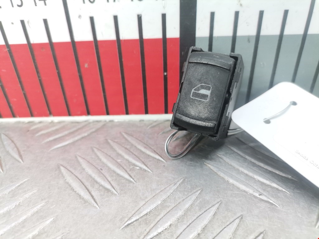 Кнопка стеклоподъемника SKODA Octavia A4 1U- 1997-2010