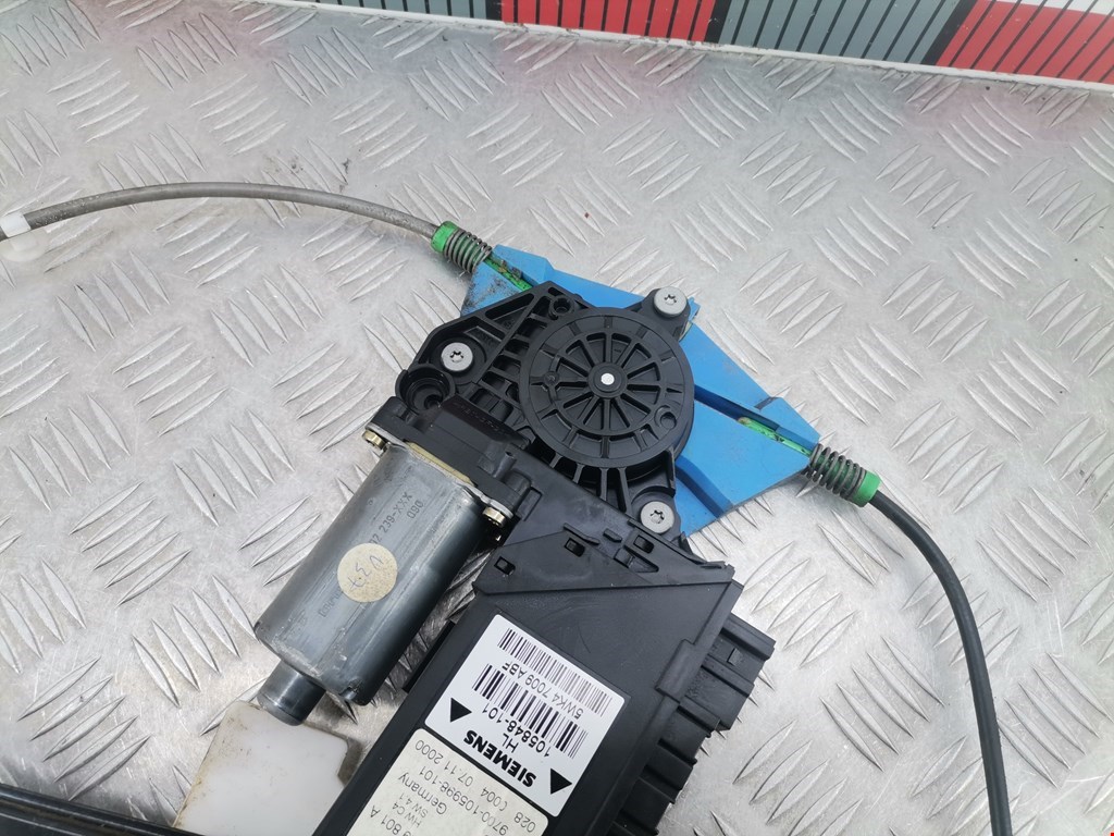 Стеклоподъемник задний левый AUDI A4 B6 2001-2005